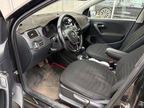фото Volkswagen Polo 2018 года с пробегом за 6000000 тенге в undefined - фото 3