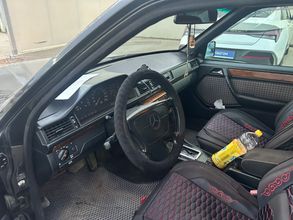 фото Mercedes-Benz E-Класс 1992 года с пробегом за 1400000 тенге в undefined - фото 4