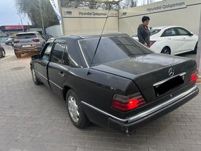 фото Mercedes-Benz E-Класс 1992 года с пробегом за 1400000 тенге в undefined - фото 4