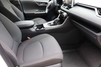 фото Toyota RAV4 2020 года с пробегом за 13490000 тенге в undefined - фото 4