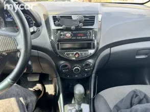 фото Hyundai Solaris 2012 года с пробегом за 4500000 тенге в undefined - фото 4