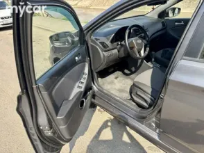 фото Hyundai Solaris 2012 года с пробегом за 4500000 тенге в undefined - фото 3