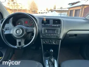 фото Volkswagen Polo 2015 года с пробегом за 1000000 тенге в undefined - фото 2