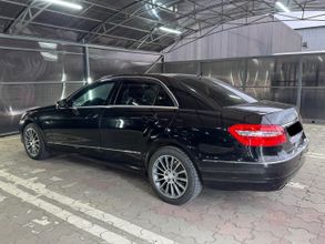 фото Mercedes-Benz E-Класс 2009 года с пробегом за 6500000 тенге в undefined - фото 4