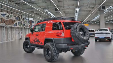 фото Toyota FJ Cruiser 2007 года с пробегом за 12000000 тенге в undefined - фото 2