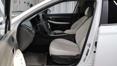 фото Hyundai Sonata 2023 года с пробегом за 10990000 тенге в undefined - фото 2