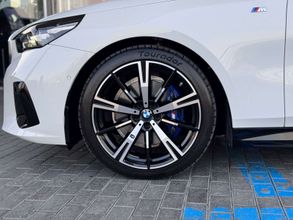 фото BMW 5 серия 2024 года с пробегом за 41500000 тенге в undefined - фото 2