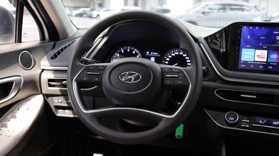 фото Hyundai Sonata 2023 года с пробегом за 10990000 тенге в undefined - фото 2