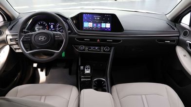 фото Hyundai Sonata 2023 года с пробегом за 10990000 тенге в undefined - фото 2
