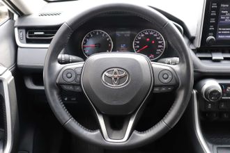 фото Toyota RAV4 2020 года с пробегом за 13490000 тенге в undefined - фото 4