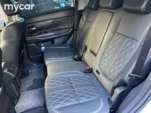 фото Mitsubishi Outlander 2022 года с пробегом за 11000000 тенге в undefined - фото 4