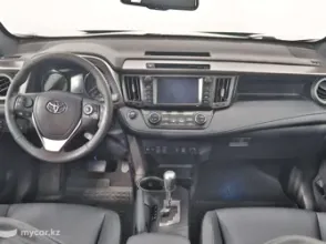 фото Toyota RAV4 2019 года с пробегом за 15290000 тенге в undefined - фото 2