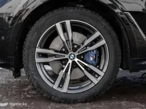 фото BMW X7 2020 года с пробегом за 64000000 тенге в undefined - фото 4