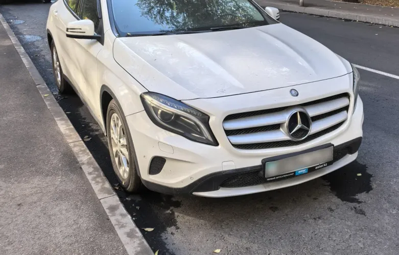 фото Mercedes-Benz GLA-Класс 2014 года с пробегом за 7500000 тенге в undefined