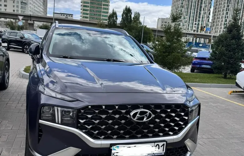 фото Hyundai Santa Fe 2023 года с пробегом за 18000000 тенге в undefined