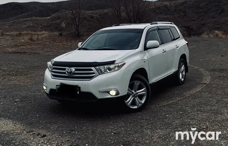 фото Toyota Highlander 2013 года с пробегом за 12500000 тенге в undefined