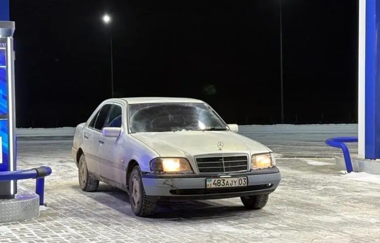фото Mercedes-Benz C-Класс 1995 года с пробегом за 1500000 тенге в undefined