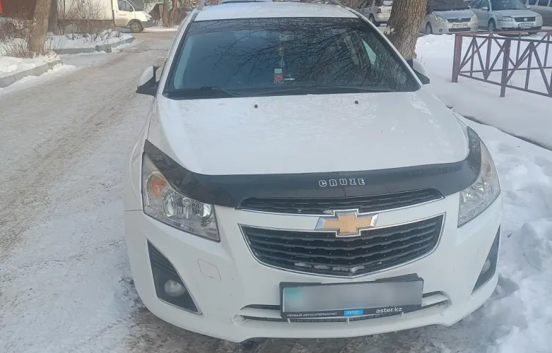 фото Chevrolet Cruze 2013 года с пробегом за 3800000 тенге в undefined