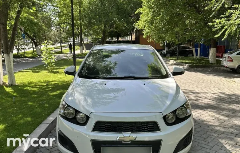 фото Chevrolet Aveo 2015 года с пробегом за 3700000 тенге в undefined