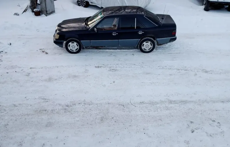 фото Mercedes-Benz E-Класс 1992 года с пробегом за 1000000 тенге в undefined