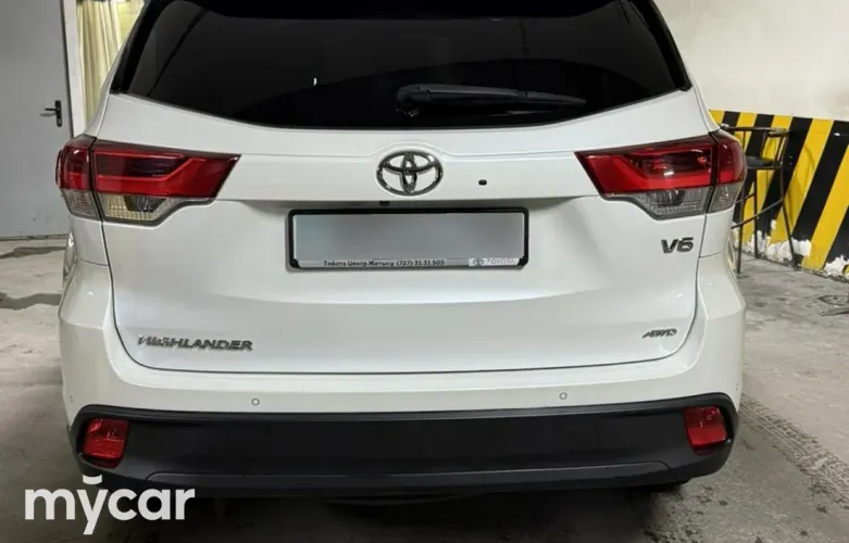 фото Toyota Highlander 2019 года с пробегом за 22599999 тенге в undefined