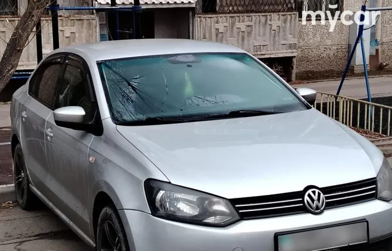 фото Volkswagen Polo 2014 года с пробегом за 4500000 тенге в undefined