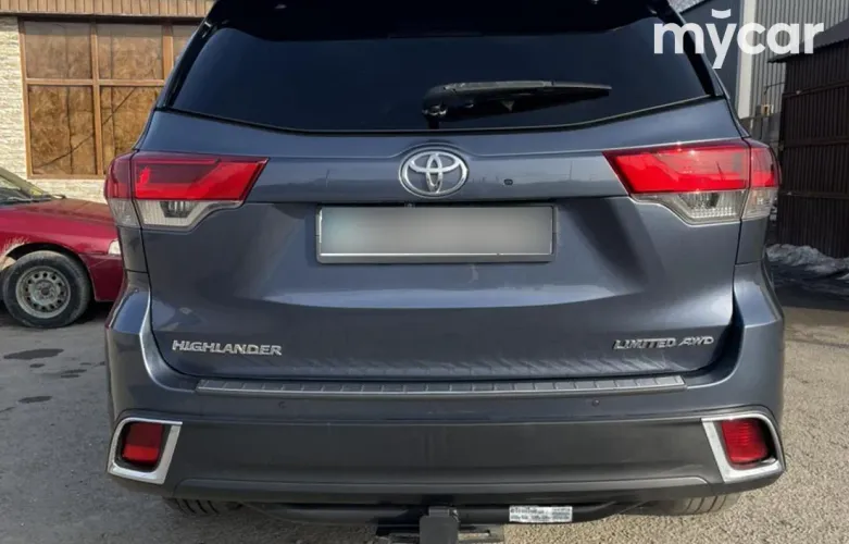 фото Toyota Highlander 2019 года с пробегом за 18000000 тенге в undefined