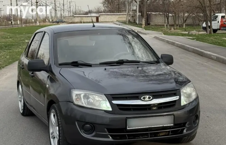 фото LADA Granta 2014 года с пробегом за 2000000 тенге в undefined