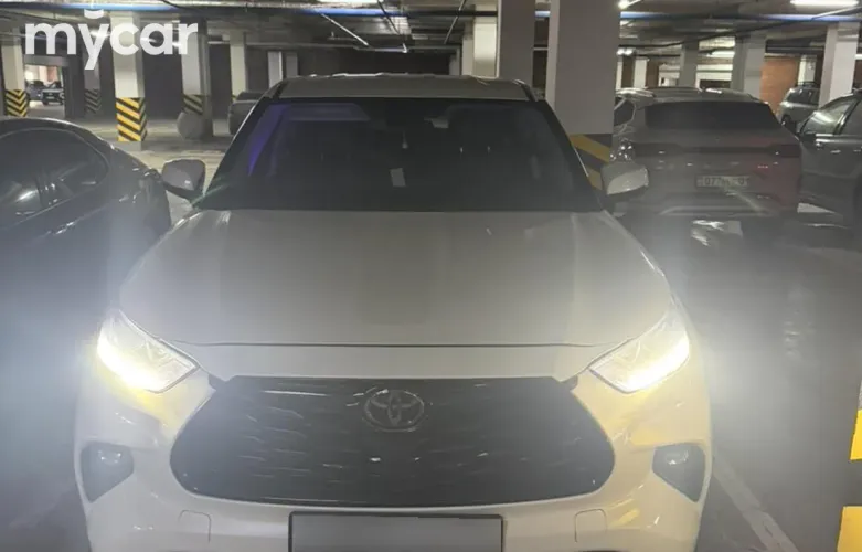 фото Toyota Highlander 2020 года с пробегом за 24500000 тенге в undefined