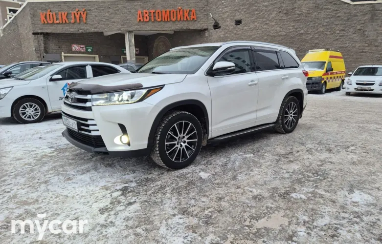 фото Toyota Highlander 2017 года с пробегом за 22000000 тенге в undefined