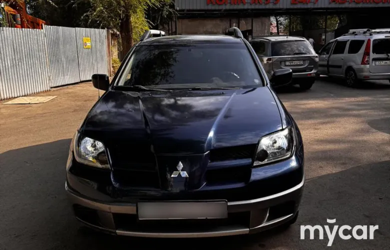 фото Mitsubishi Outlander 2004 года с пробегом за 3800000 тенге в undefined