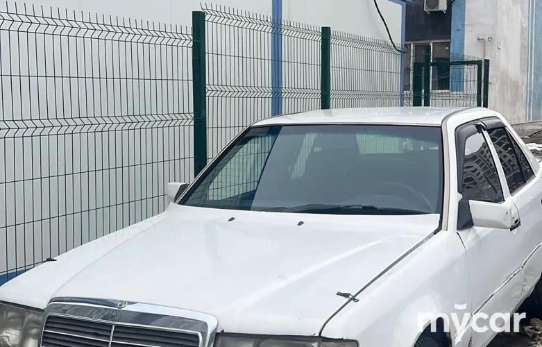 фото Mercedes-Benz W124 1992 года с пробегом за 900000 тенге в undefined