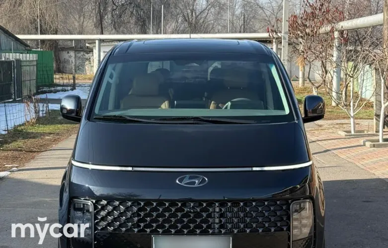 фото Hyundai Staria 2021 года с пробегом за 21800000 тенге в undefined