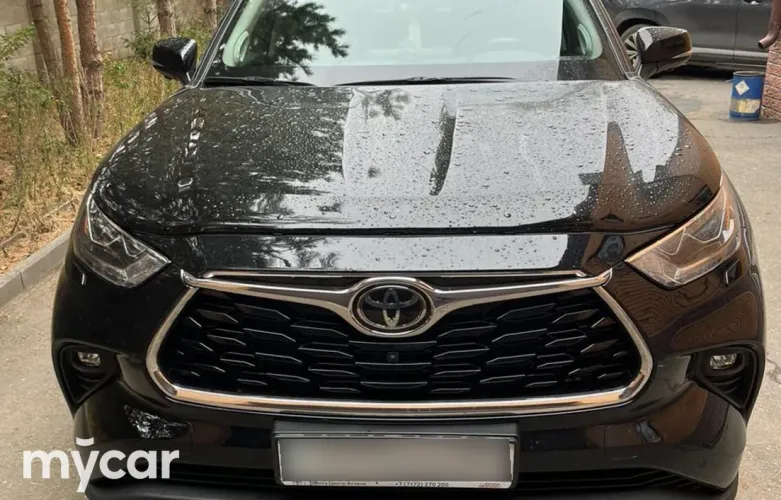 фото Toyota Highlander 2024 года с пробегом за 36000000 тенге в undefined