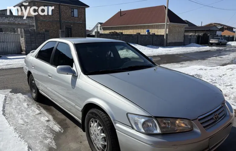 фото Toyota Camry 2001 года с пробегом за 3300000 тенге в undefined