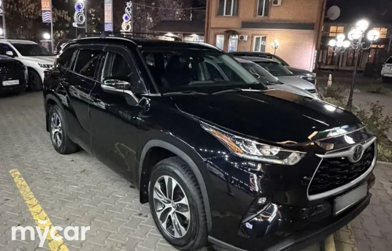 фото Toyota Highlander 2020 года с пробегом за 20000000 тенге в undefined