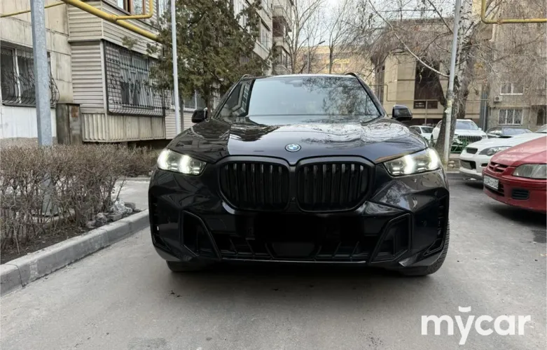фото BMW X5 2023 года с пробегом за 65000000 тенге в undefined