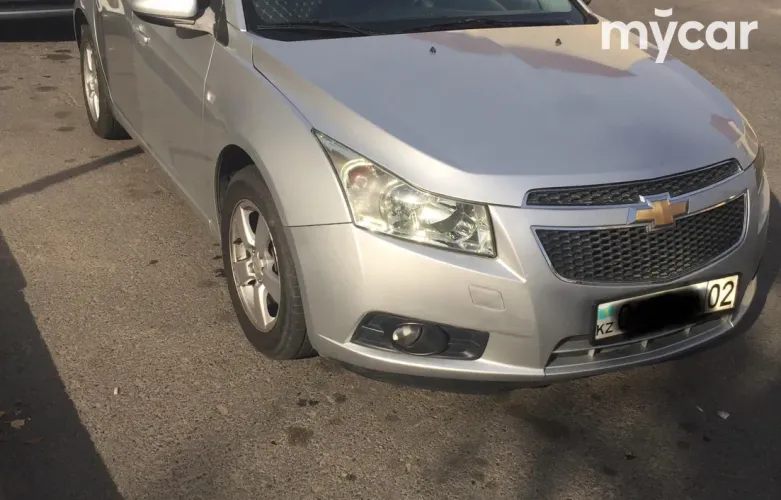 фото Chevrolet Cruze 2011 года с пробегом за 4500000 тенге в undefined