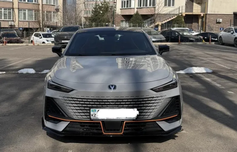 фото Changan UNI-V 2024 года с пробегом за 9200000 тенге в undefined