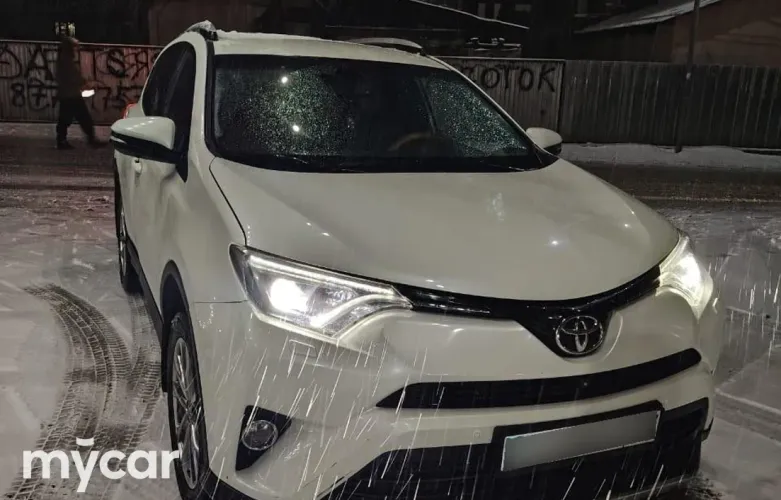 фото Toyota RAV4 2017 года с пробегом за 10000000 тенге в undefined