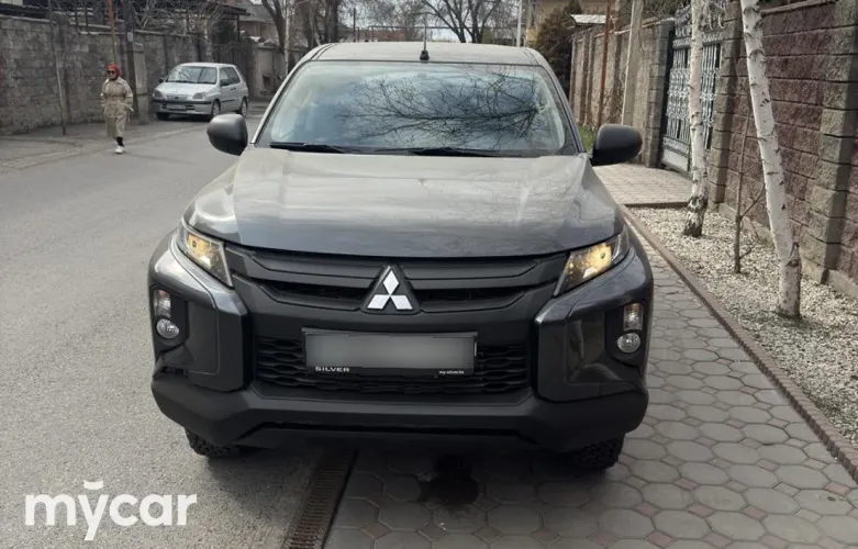 фото Mitsubishi L200 2022 года с пробегом за 11000000 тенге в undefined