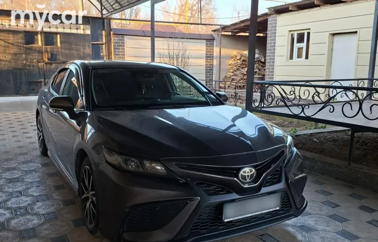 фото Toyota Camry 2022 года с пробегом за 13000000 тенге в undefined