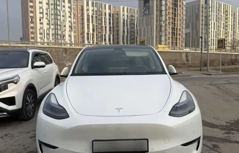 фото Tesla Model Y 2023 года с пробегом за 14000000 тенге в undefined