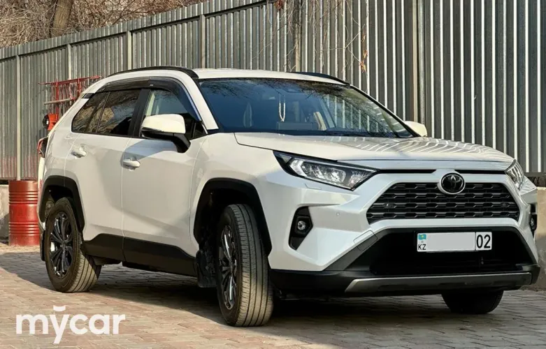 фото Toyota RAV4 2022 года с пробегом за 18500000 тенге в undefined