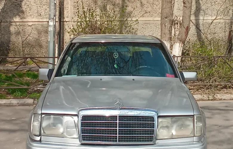 фото Mercedes-Benz E-Класс 1992 года с пробегом за 850000 тенге в undefined