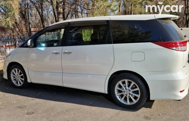 фото Toyota Estima 2010 года с пробегом за 7500000 тенге в undefined