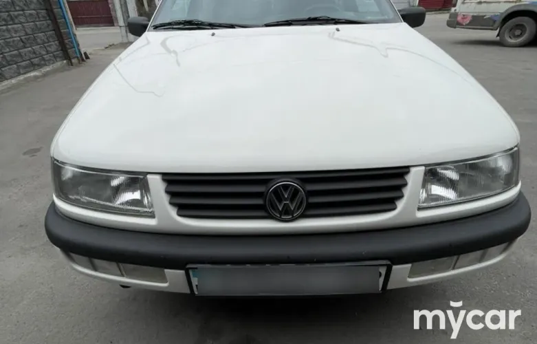фото Volkswagen Passat 1995 года с пробегом за 2000000 тенге в undefined