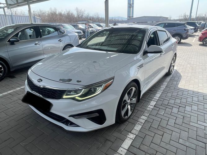 фото Kia Optima 2018 года с пробегом за 8000000 тенге в undefined