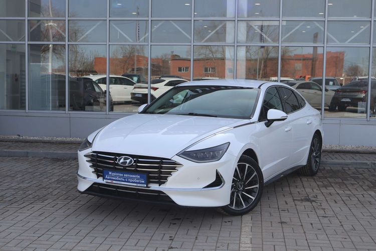 фото Hyundai Sonata 2022 года с пробегом за 12490000 тенге в undefined