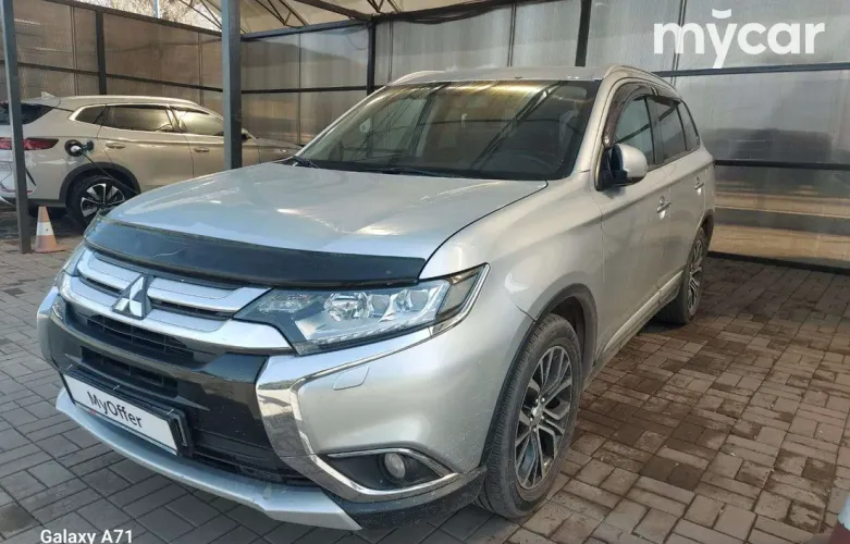 фото Mitsubishi Outlander 2015 года с пробегом за 8000000 тенге в undefined
